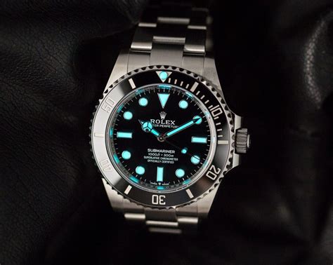 do rolex glow in the dark|rolex chromalight vs super luminova.